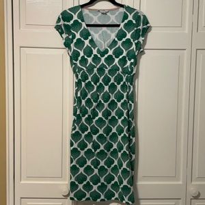 Boden green casual v-neck  dress with pockets size 4L